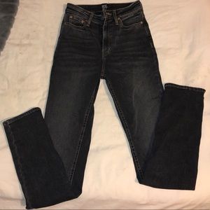 Urban outfitter size 26 girlfriend jeans